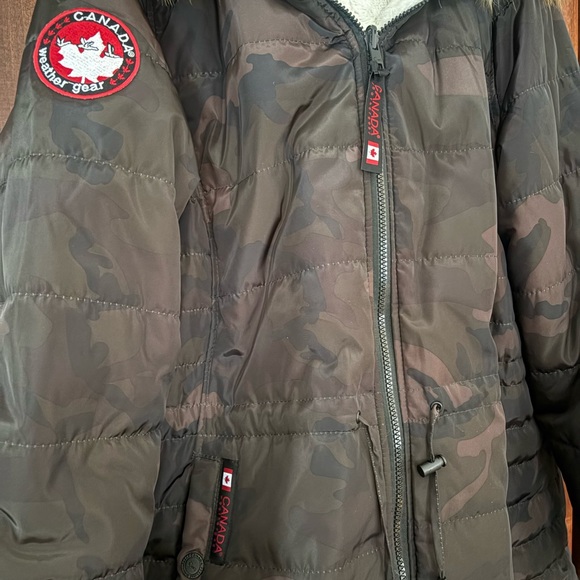 Canada Weather Gear Women's Brown Camouflage Puffer Jacket - Picture 3 of 8